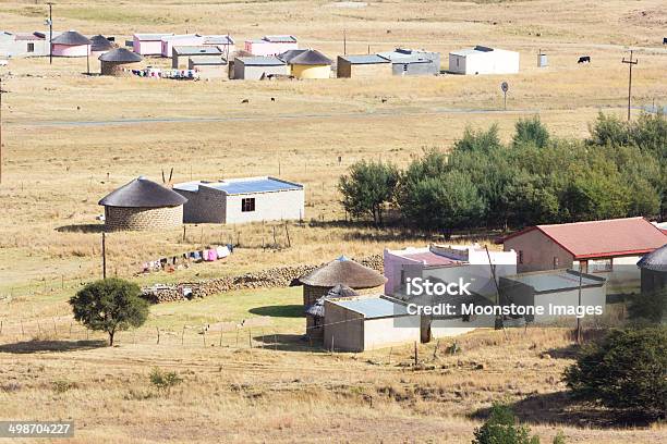 Isandlwana De Kwazulunatal Sudáfrica Foto de stock y más banco de imágenes de Aire libre - Aire libre, Aldea, Asentamiento humano