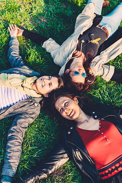 istock Carefree friends 498711550