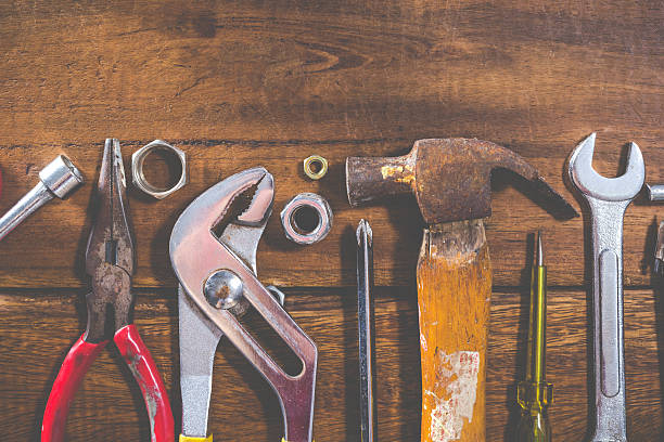 istock old & grunge set of hand tools on wood 498720200