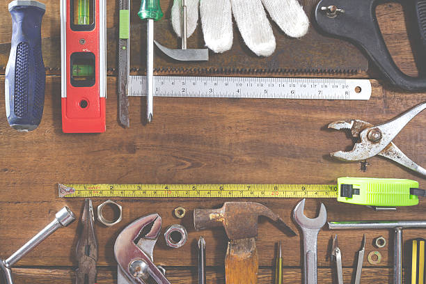 istock old & grunge set of hand tools on wood 498720942
