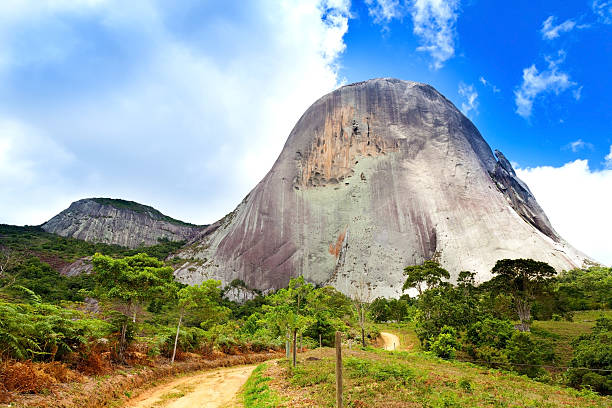 blu pietra, pedra azul domingos martins di espirito santo-brasile - gneiss foto e immagini stock