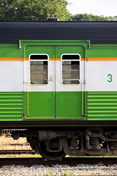 vintage vagones de tren de puerta - humphrey bogart fotografías e imágenes de stock