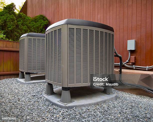 Hvac Unidades De Aire Acondicionado Y Calefacción Foto de stock y más banco de imágenes de Aparato de aire acondicionado - Aparato de aire acondicionado, Edificio residencial, Calor