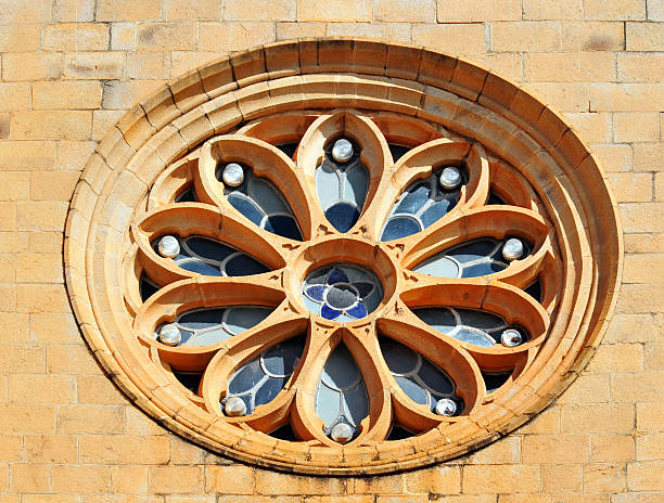 antananarivo, madagascar: andohalo cattedrale finestra rosa - mullions foto e immagini stock