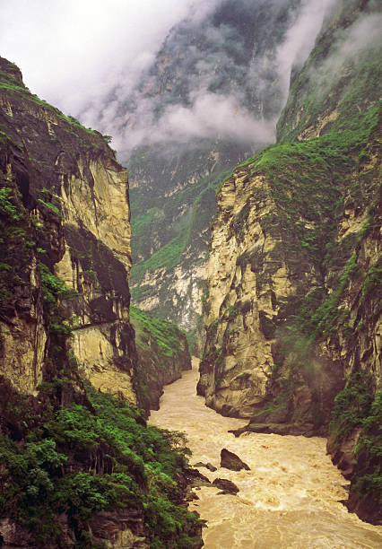 leaping tiger gorge, yunnan, china stock photo
