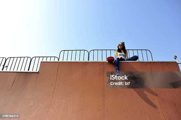 Skateboarder Stockfoto und mehr Bilder von Skateboardfahren - Skateboardfahren, Teenager-Alter, Skateboard