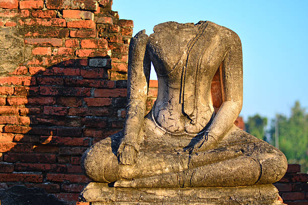 древние, изображение buddha - wat chaiwattanaram стоковые фото и изображения