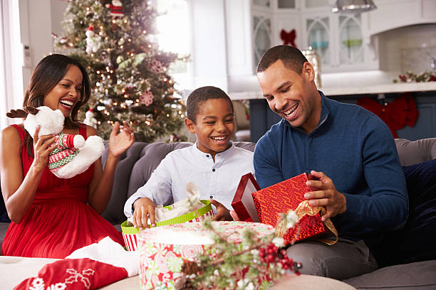 9,300+ Family Opening Christmas Presents Stock Photos, Pictures