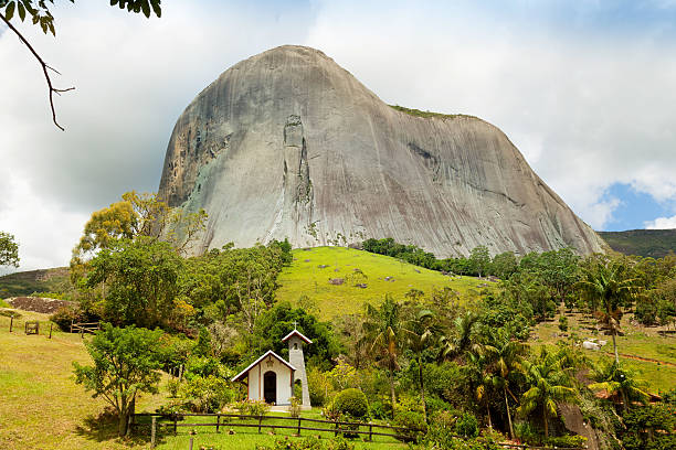 blue stone, pedra azul domingos martins espirito santo brazylia - gneiss zdjęcia i obrazy z banku zdjęć