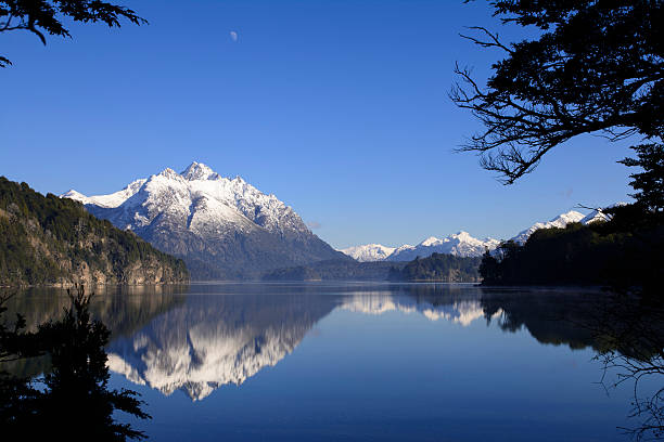 lago moreno wiew - bariloche patagonia argentina lake fotografías e imágenes de stock