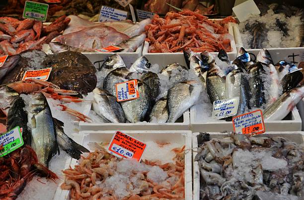istock Street maket, pesce fresco 498801838