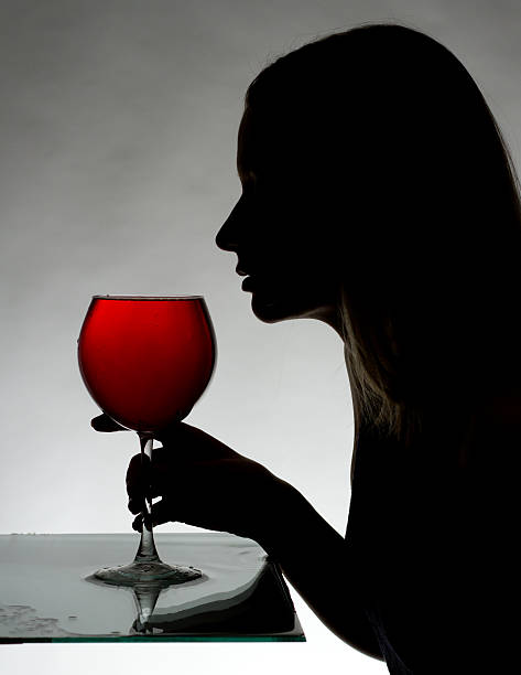 istock Silhouette of a woman 498811317