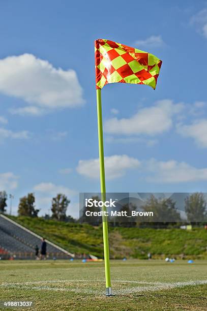 Stadion Piłkarski - zdjęcia stockowe i więcej obrazów Flaga - Flaga, Narożnik boiska, Bez ludzi