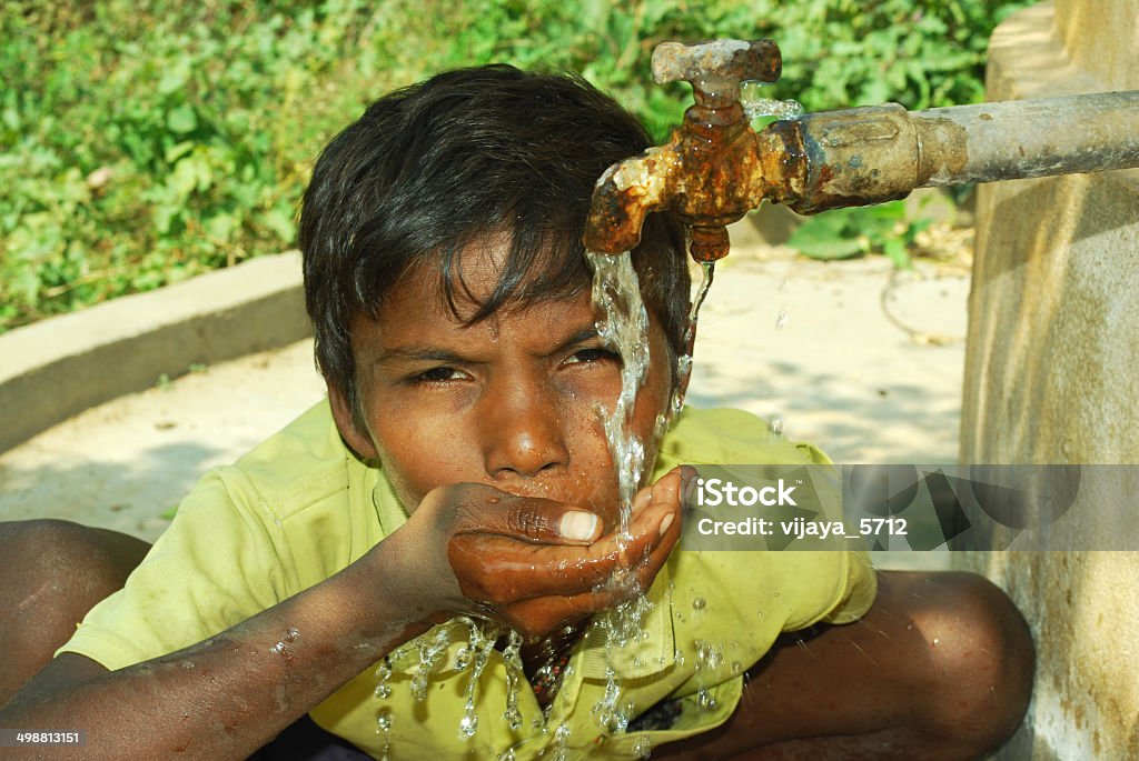 L'eau - Photo de Adolescent libre de droits