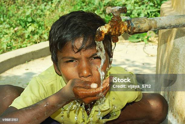 Вода — стоковые фотографии и другие картинки Бедность - Бедность, Вода, Горизонтальный