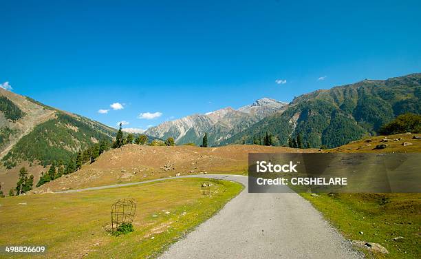 País La Autopista Carretera Foto de stock y más banco de imágenes de Aire libre - Aire libre, Asfalto, Belleza de la naturaleza