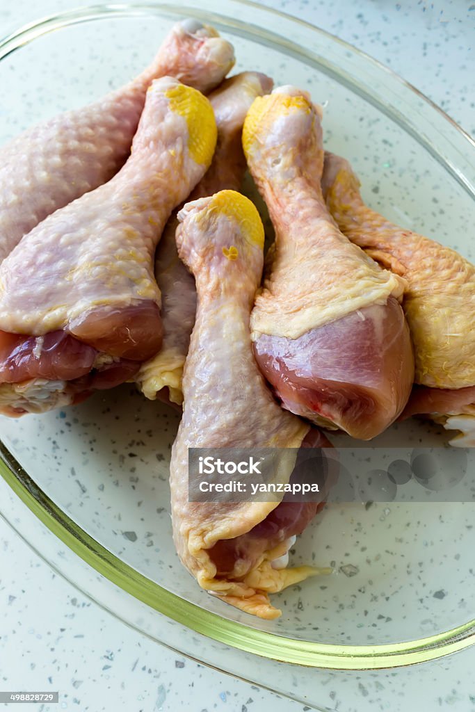 Cosce di pollo crudo - Foto stock royalty-free di Aglio - Alliacee
