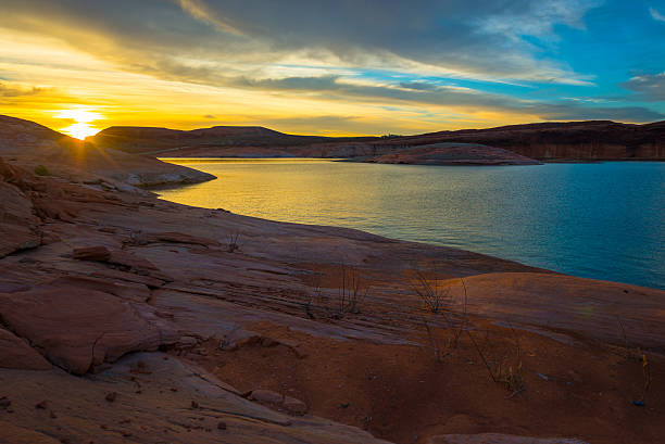 istock Lake Powell Sunrise Utah USA 498830088