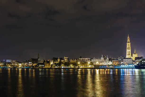 антверпен, бельгия - cathedral of our lady стоковые фото и изображения