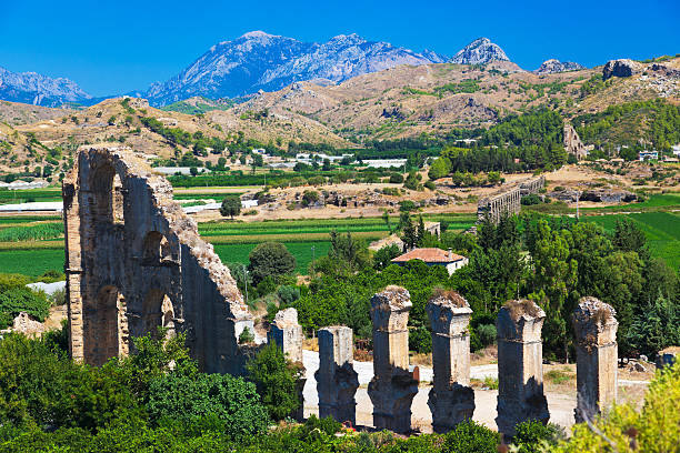 akwedukt w aspendos w antalya, turcja - aspendos construction architecture outdoors zdjęcia i obrazy z banku zdjęć