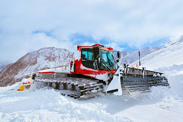 istock Machine for skiing slope preparations at Kaprun Austria 498843178