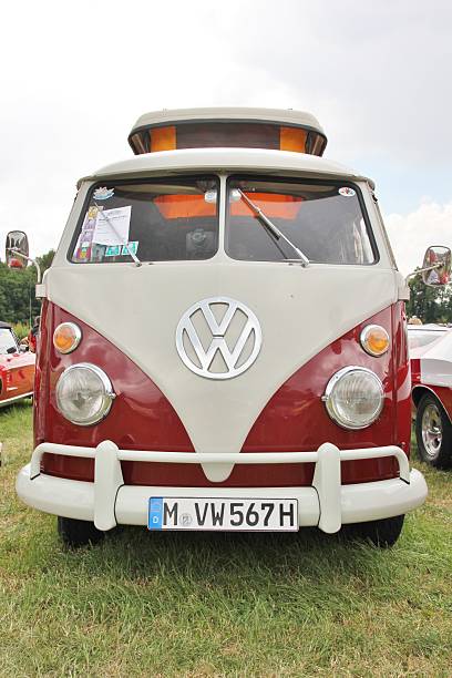 vintage vw bus t 1 - truck semi truck car transporter vehicle trailer fotografías e imágenes de stock