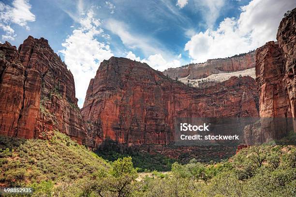 Photo libre de droit de Parc National De Zion banque d'images et plus d'images libres de droit de Arbre - Arbre, Beauté de la nature, Bleu