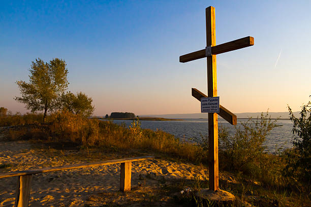 istock Cross near the water 498855170