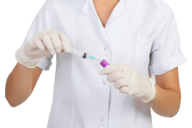 saúde e medicina - injecting vaccination flu virus impfung imagens e fotografias de stock