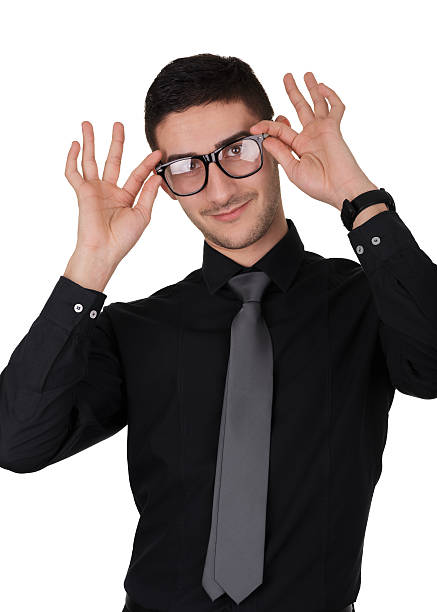 joven usar gafas en - men button down shirt black smug fotografías e imágenes de stock