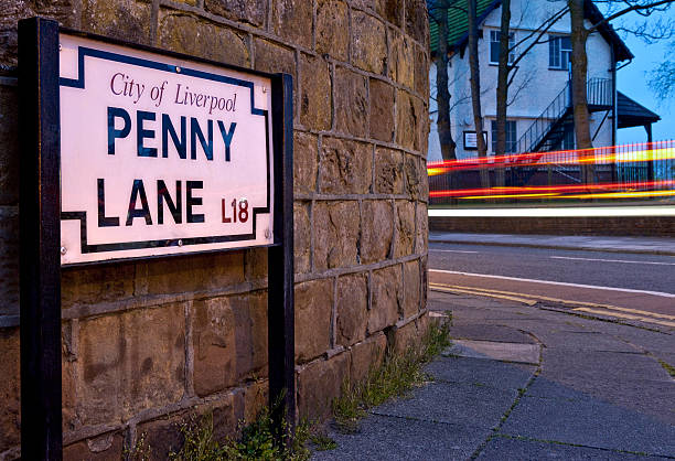 penny lane em liverpool - liverpool imagens e fotografias de stock