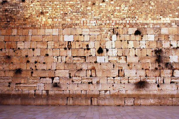 klagemauer leer in jerusalem - talmud stock-fotos und bilder