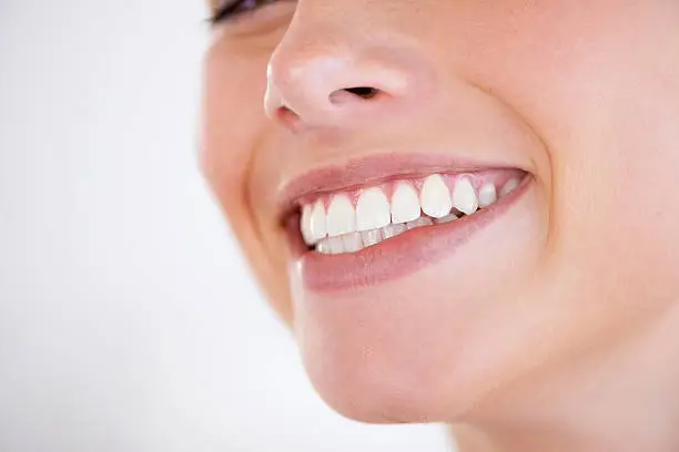A display of shiny white teethhttp://195.154.178.81/DATA/i_collage/pi/shoots/783405.jpg