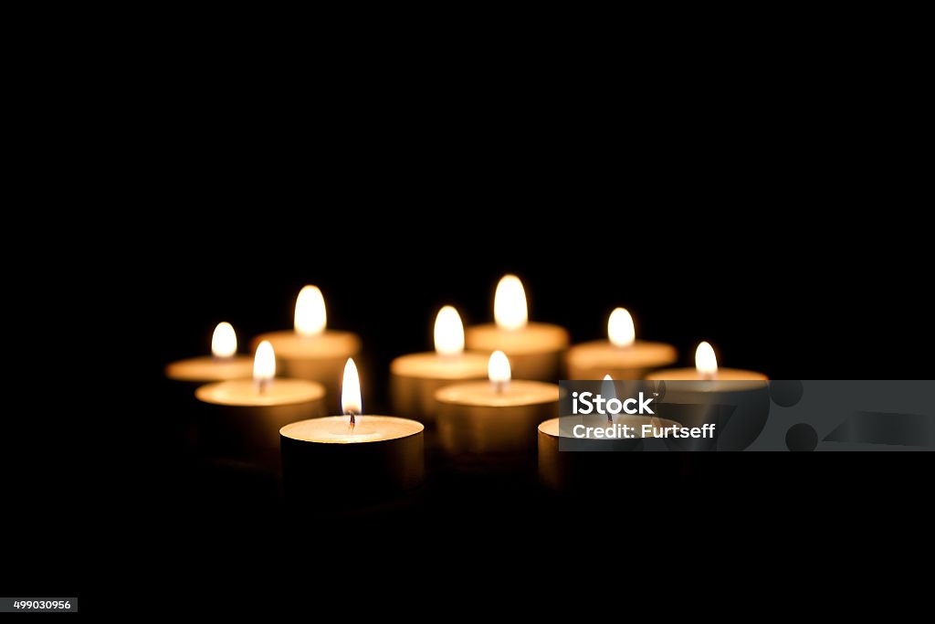 Queima de velas - Foto de stock de Vela - Equipamento de Iluminação royalty-free