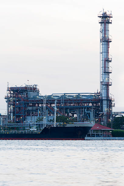 istock Oil refinery plant waterfront 499052730