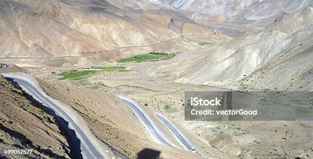 Leh Road Curvas Na Estrada De Ladakh - Fotografias de stock e mais imagens de Ao Ar Livre - Ao Ar Livre, Beleza natural, Cena Não Urbana