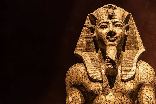 Photo of Pharaoh statue