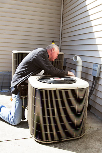 istock Air Conditioner Repairman 499110163