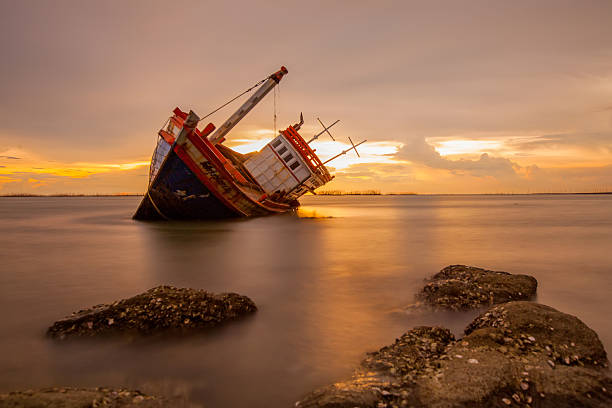istock Fishing Boat on Lake at Sunset 499114281