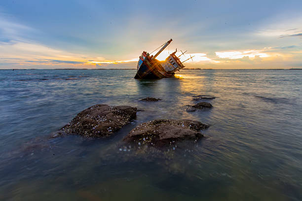 istock Fishing Boat on Lake at Sunset 499114435