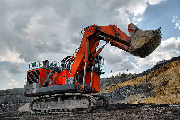 istock The big dredge digs 499120322
