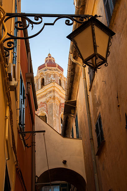 istock Through the streets of Cervo 499125319