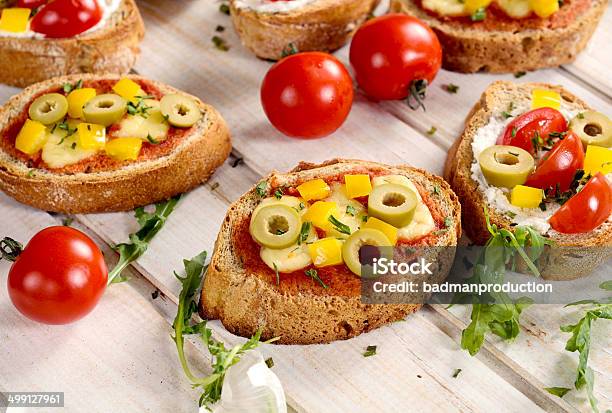 Foto de Bruschettas Refeição e mais fotos de stock de Acima - Acima, Alho, Alimentação Saudável