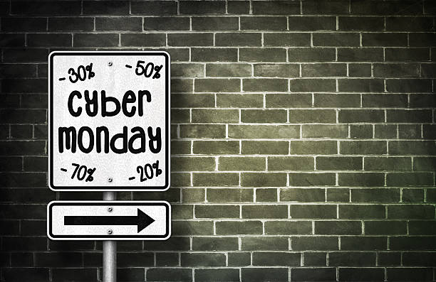 istock Cyber Monday - road sign illustration 499148648