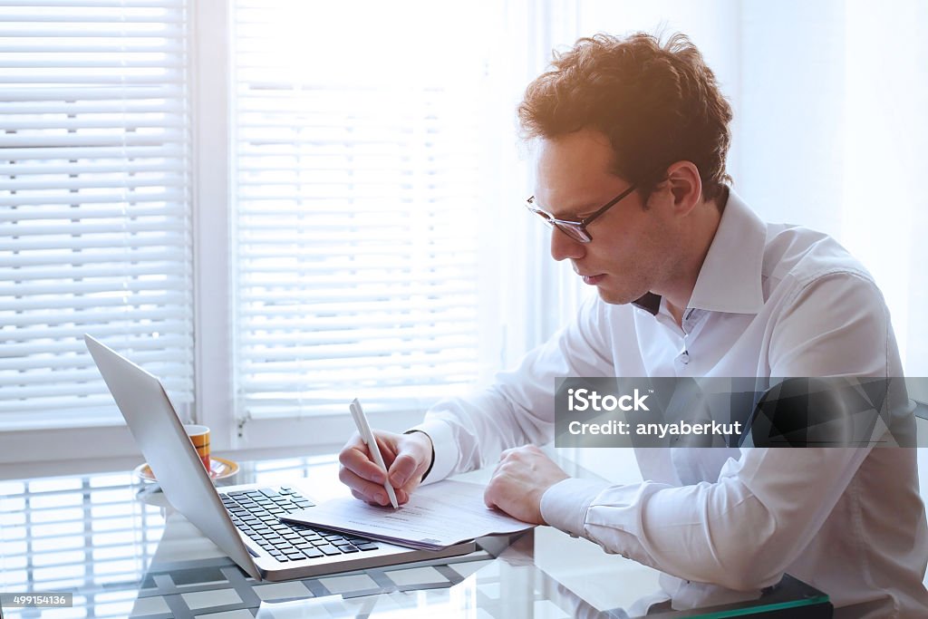 Trabajo de oficina - Foto de stock de Currículum vitae libre de derechos