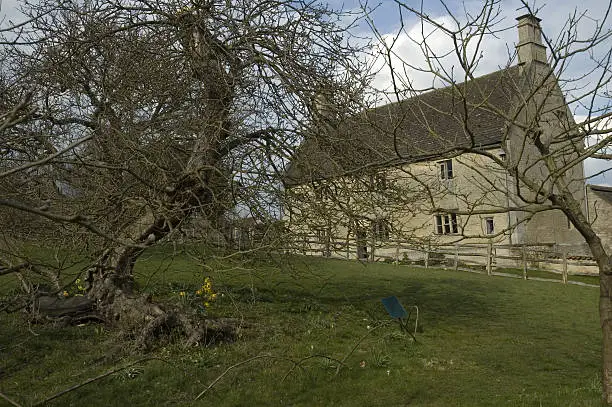 The birthplace of Isaac Newton, Woolsthorpe Manor and the famous apple tree