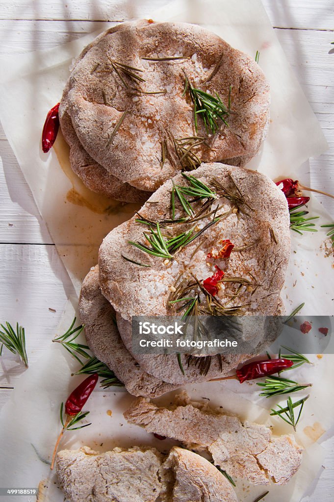 Focaccia wholemeal harina - Foto de stock de Al horno libre de derechos