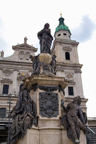 istock Famous Marian column in Salzburg 499189117