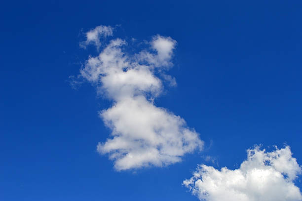 istock Cloud in the form of doggy 499192339