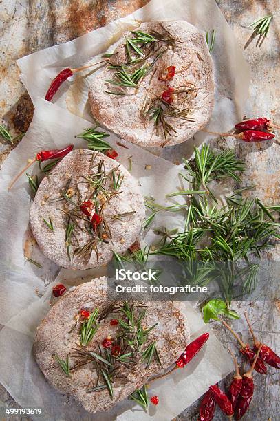 Farinha Wholemeal Tipo Piza - Fotografias de stock e mais imagens de Alecrim - Alecrim, Amarelo, Assado no Forno